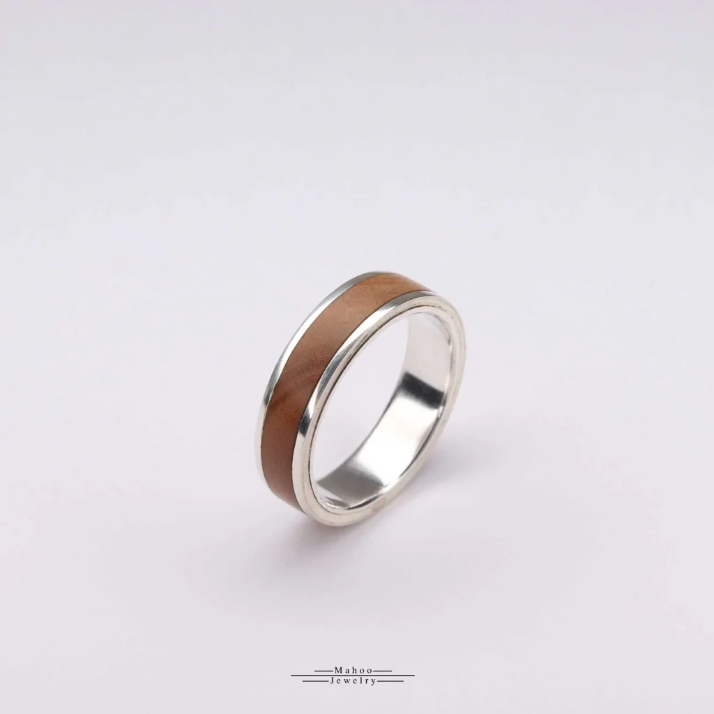 انگشتر نقره و چوب زیتون